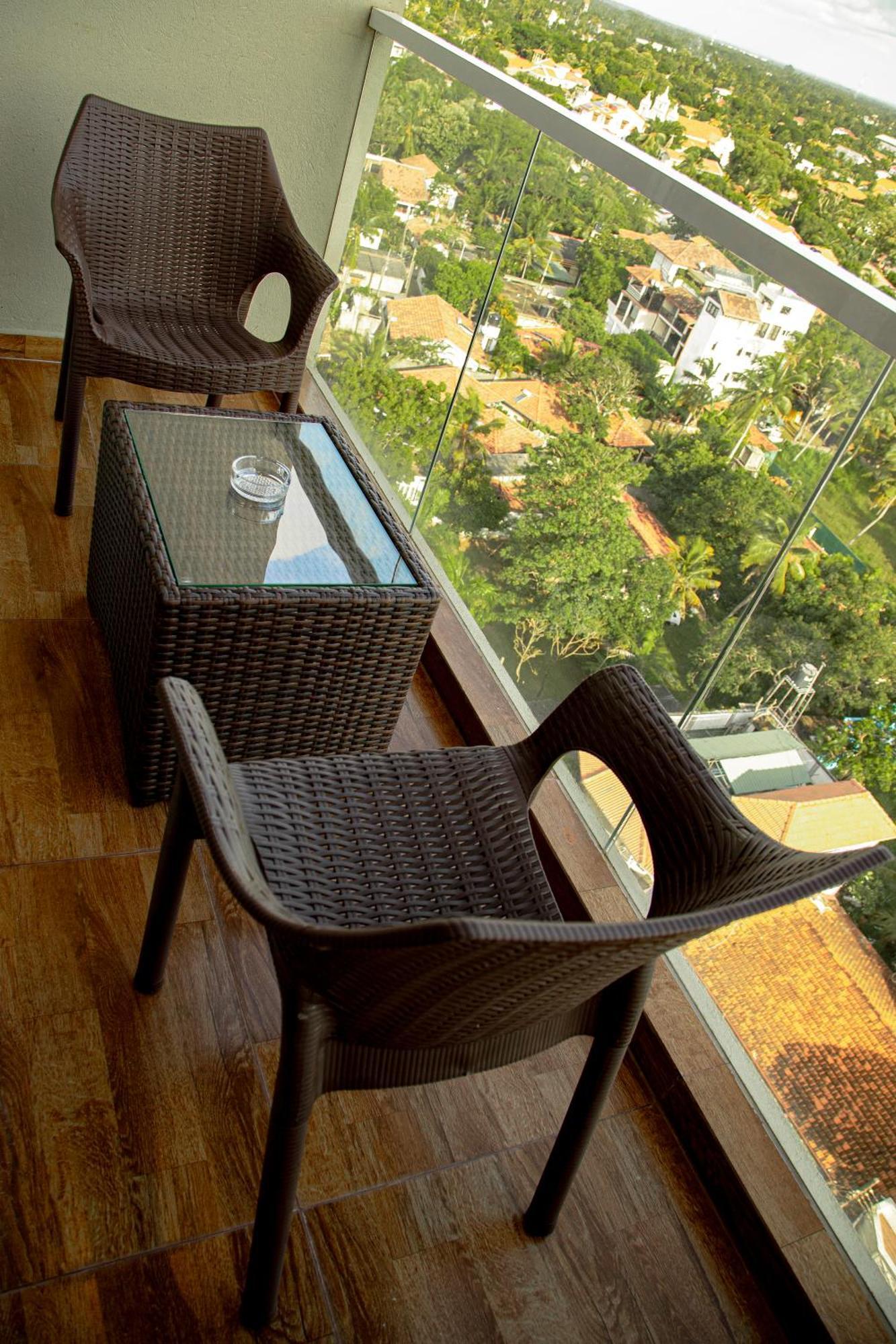 Negombo Ocean Breeze - Bliss On The Beach Luxury Apartments By Serendib Vacation Extérieur photo